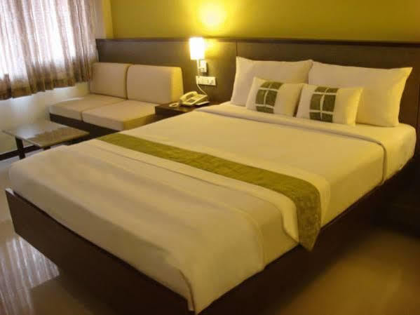 Navarat Heritage Hotel Kamphaeng Phet Exterior foto